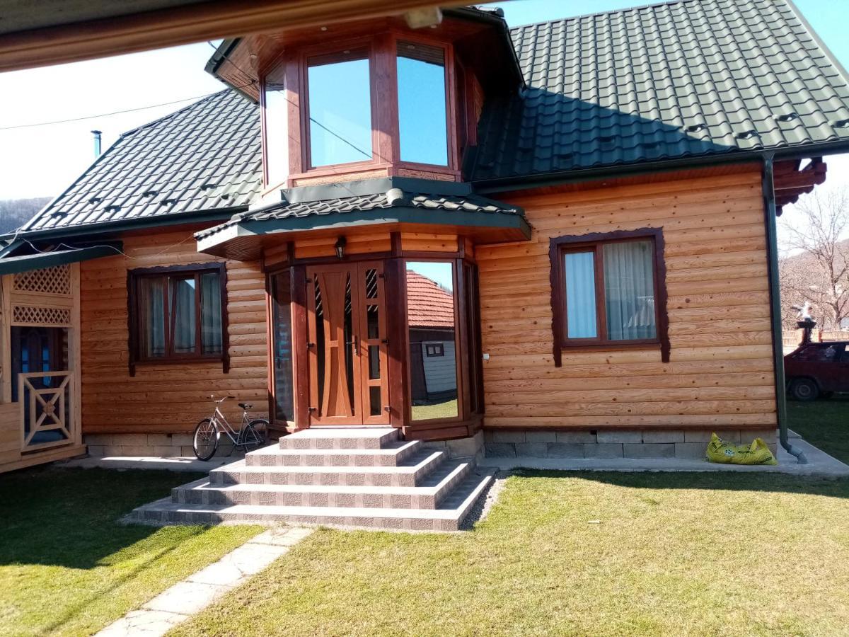 ששורי Садиба Федорчуків Гірська Хатина מראה חיצוני תמונה